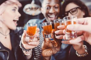医学解释为什么喝酒会让人愉悦?